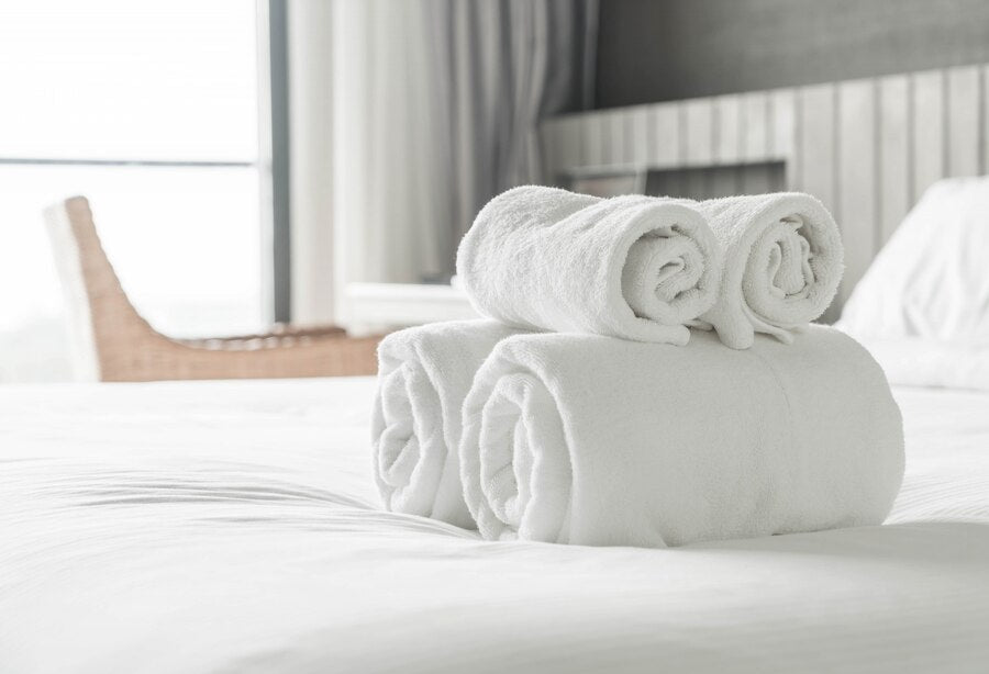 Le linge de maison pour les hôtels : Créer une expérience client haut de gamme grâce à un linge de qualité